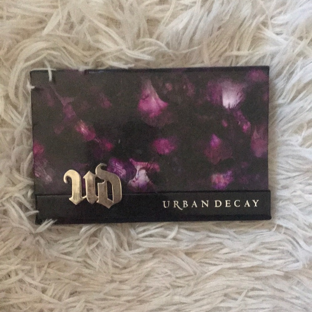 Urban Decay eyeshadow palette